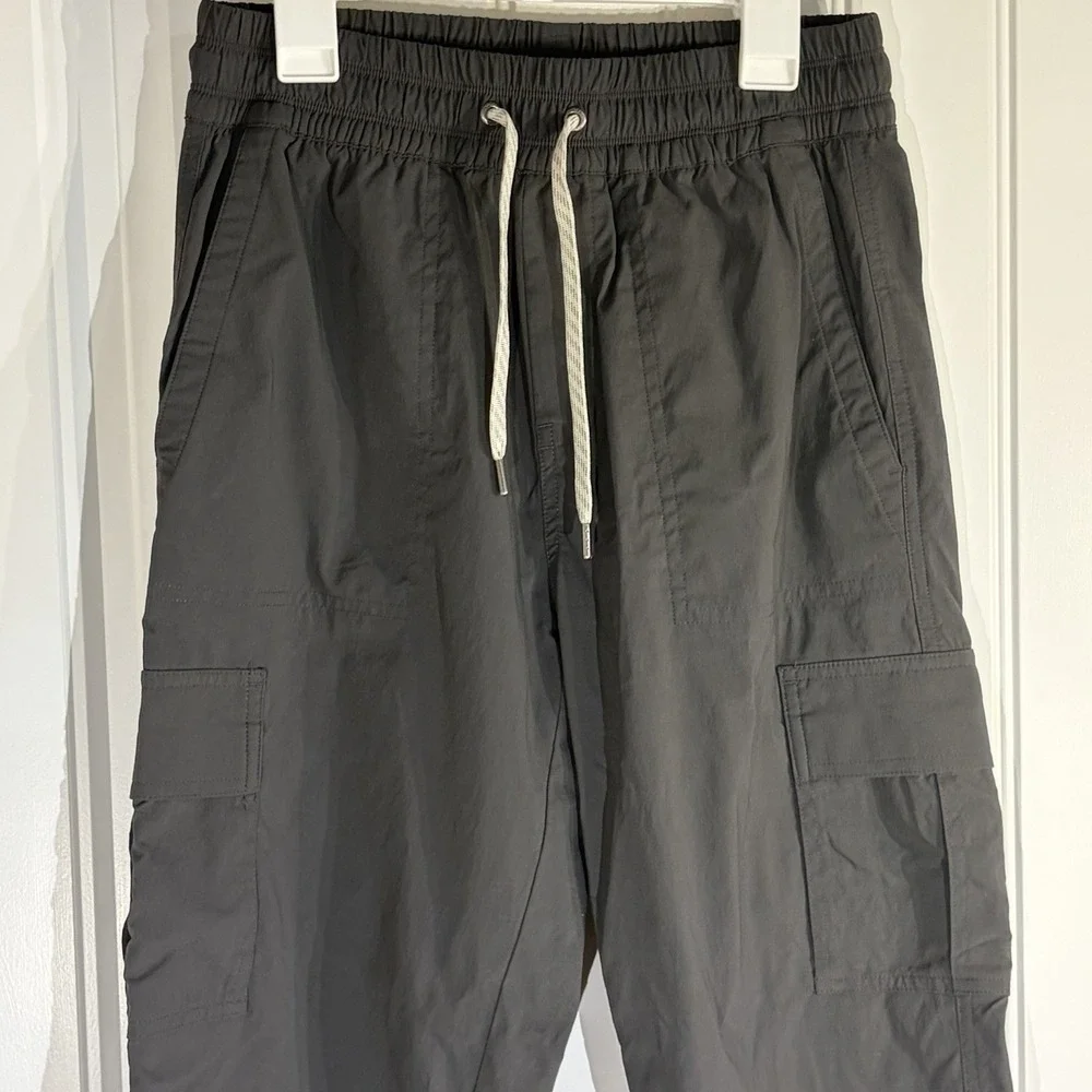 Vuori Womens Grey Birch Cargo Pocket Performance Sweatpant Joggers Gym‎ Sz XS